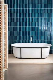 Bathtub Agape Dr AVAS1089Z